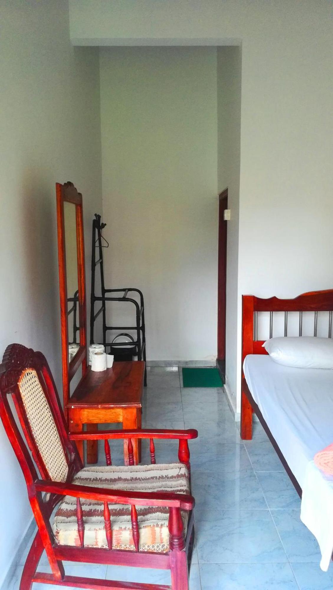 Deutsch Lanka Hotel
